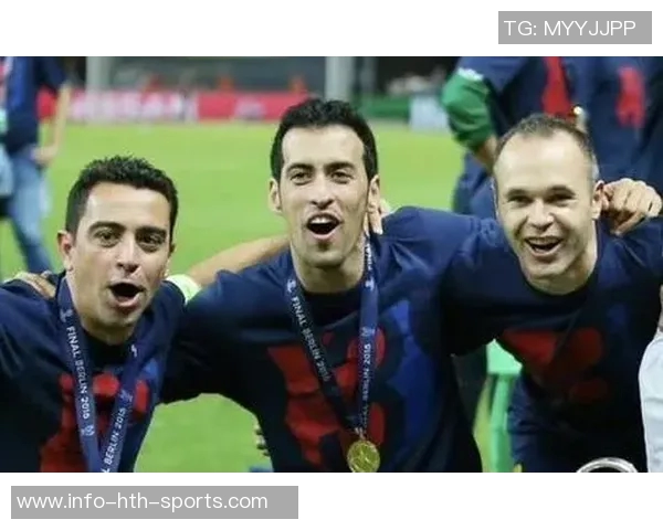 布斯克茨携妻儿共庆退役仪式迈阿密球迷齐聚致敬