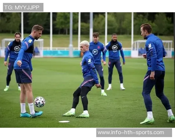 热刺年轻前锋斯卡列特今日参加英格兰队训练展现潜力 热刺年轻前锋斯卡列特今日参加英格兰队训练展现潜力