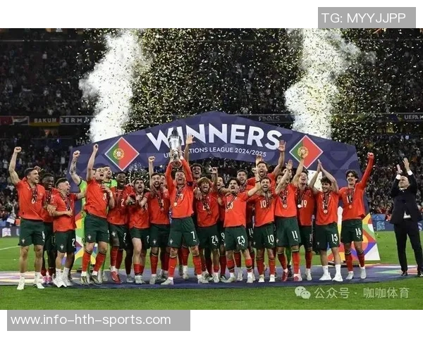 C罗梅开二度助力球队获胜并荣获上轮沙特联最佳进球奖杯 C罗梅开二度助力球队获胜并荣获上轮沙特联最佳进球奖杯