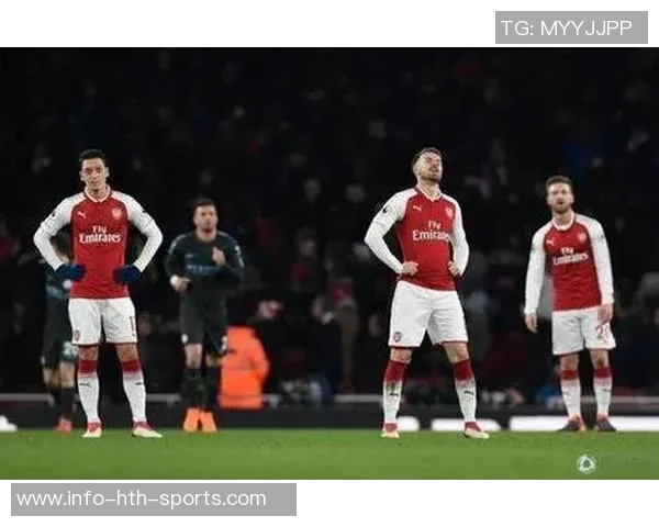 阿森纳官方推特发布海报热身联赛杯对阵布莱顿的精彩战役