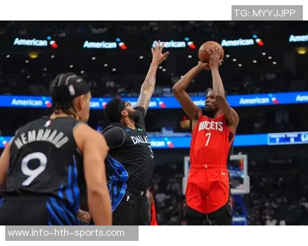 浓眉复出状态渐入佳境16分钟内贡献7分7板与2次封盖