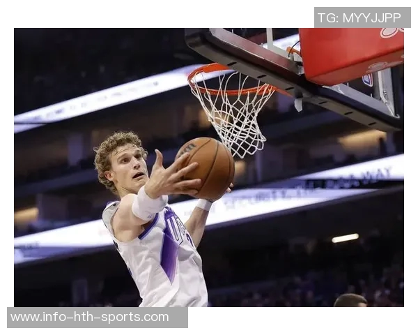 理查德表现惊艳连续四场比赛送出三次以上抢断总计15次场均38次抢断成球队防守利器