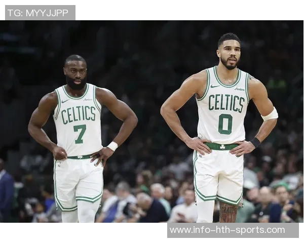 布朗谈场下观赛感受与獭兔默契配合的全新体验